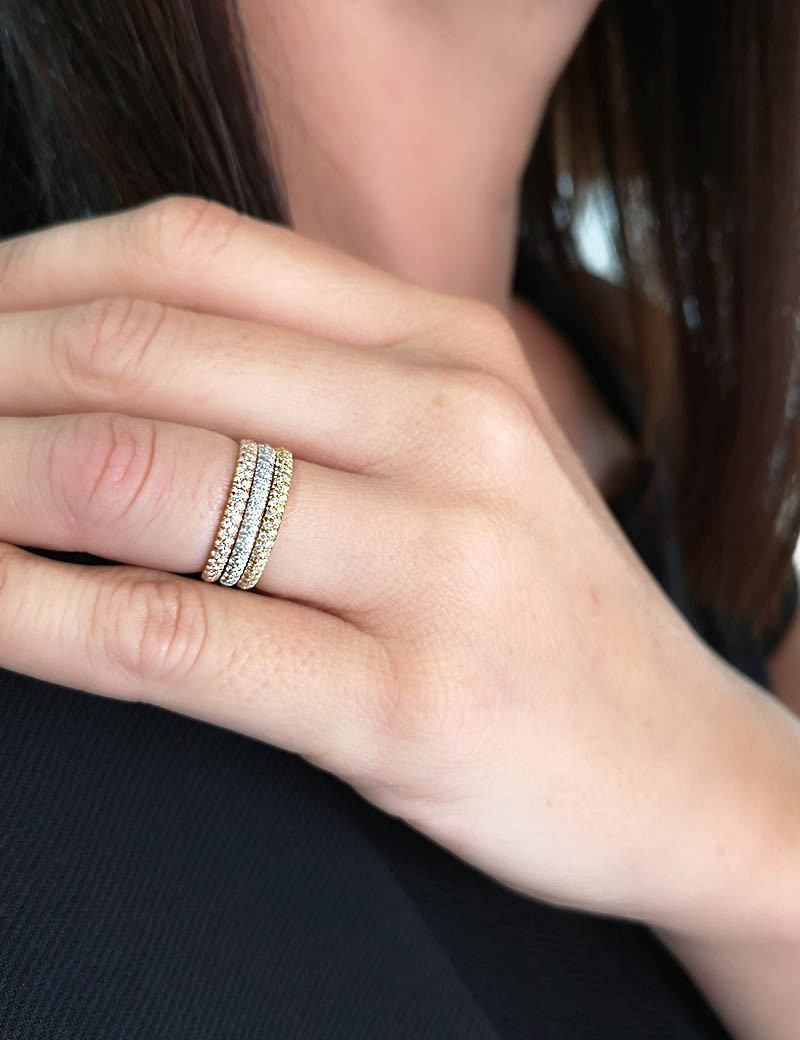 Margot: Media Alianza de Diamantes Pavé Oro 18k