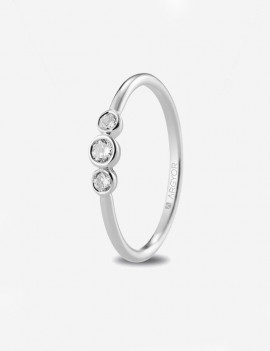 Anillo Oro Blanco con 3 Diamantes. Sortija de Oro con Diamantes.