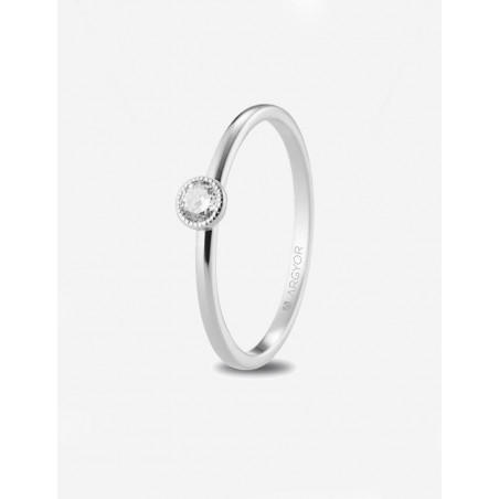 Anillo Solitario de Oro Blanco 18 kts con Diamante de 0,15 quilates