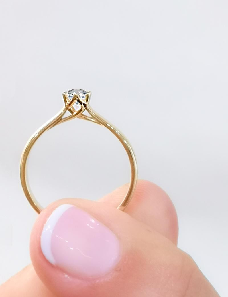 Stefany: Anillo Solitario de Diamante en 6 Garras · Joyería Marga Mira