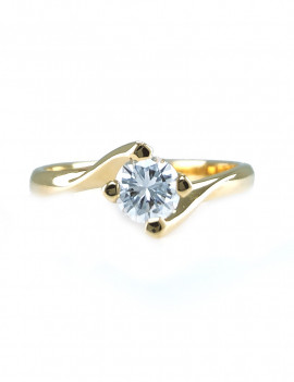 Emma: Anillo Solitario de Diamante en Oro Amarillo 18k · Marga Mira