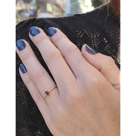 Evelyn: Anillo de Rubí Oval y Diamantes Pavé · Joyería Marga Mira