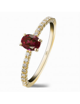 Evelyn: Anillo de Rubí Oval y Diamantes Pavé · Joyería Marga Mira