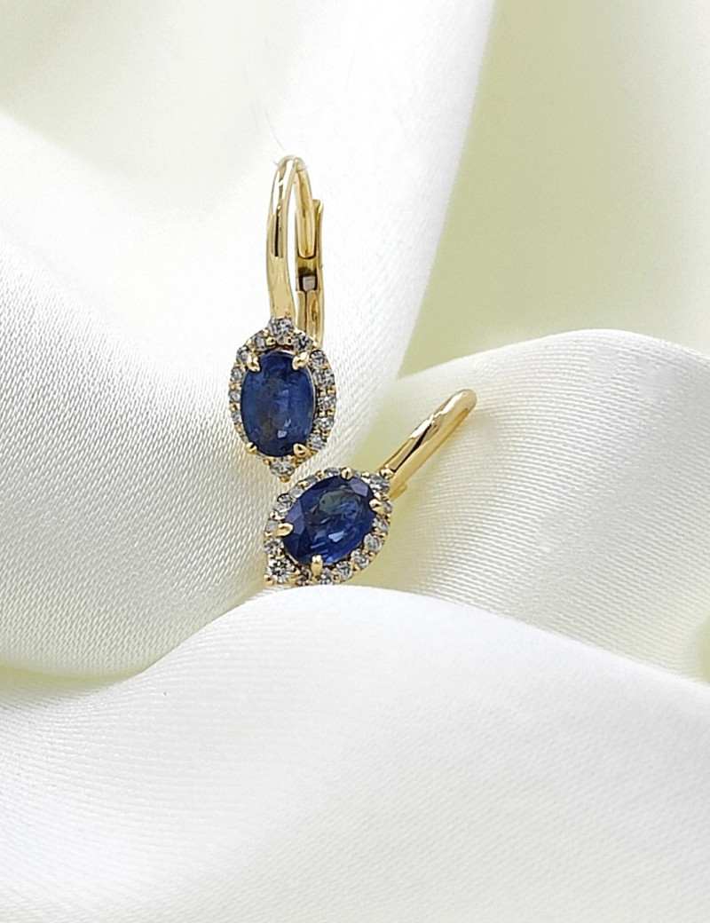 Alma: Pendientes Diamantes Halo y Zafiros Ovalados Oro Amarillo 18k