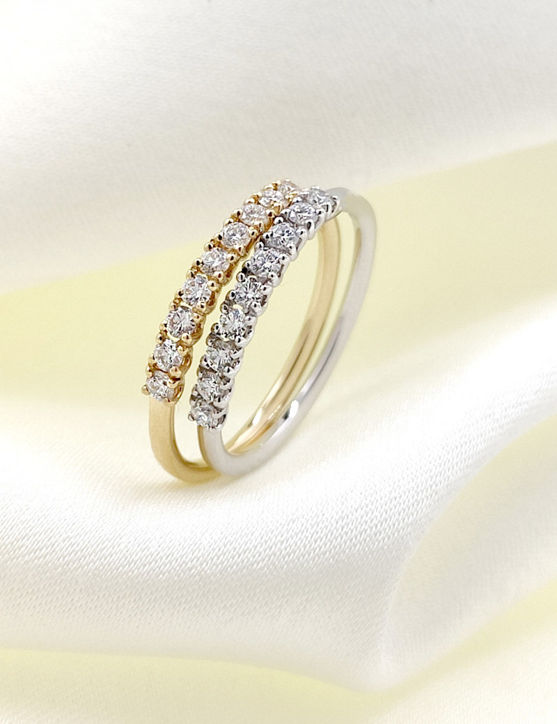 Amelia: Anillo de 9 Diamantes en Oro Blanco 18 Kilates