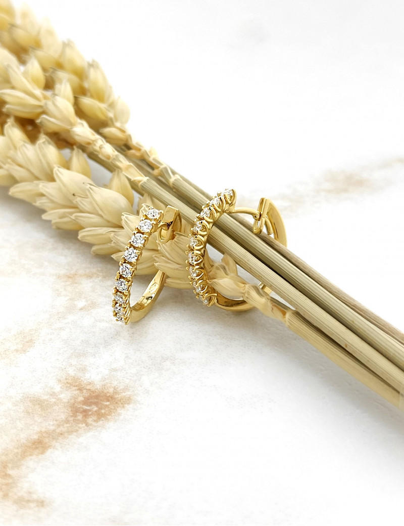 Amelia: Pendientes Aros de Diamantes en Oro Amarillo 18 kilates
