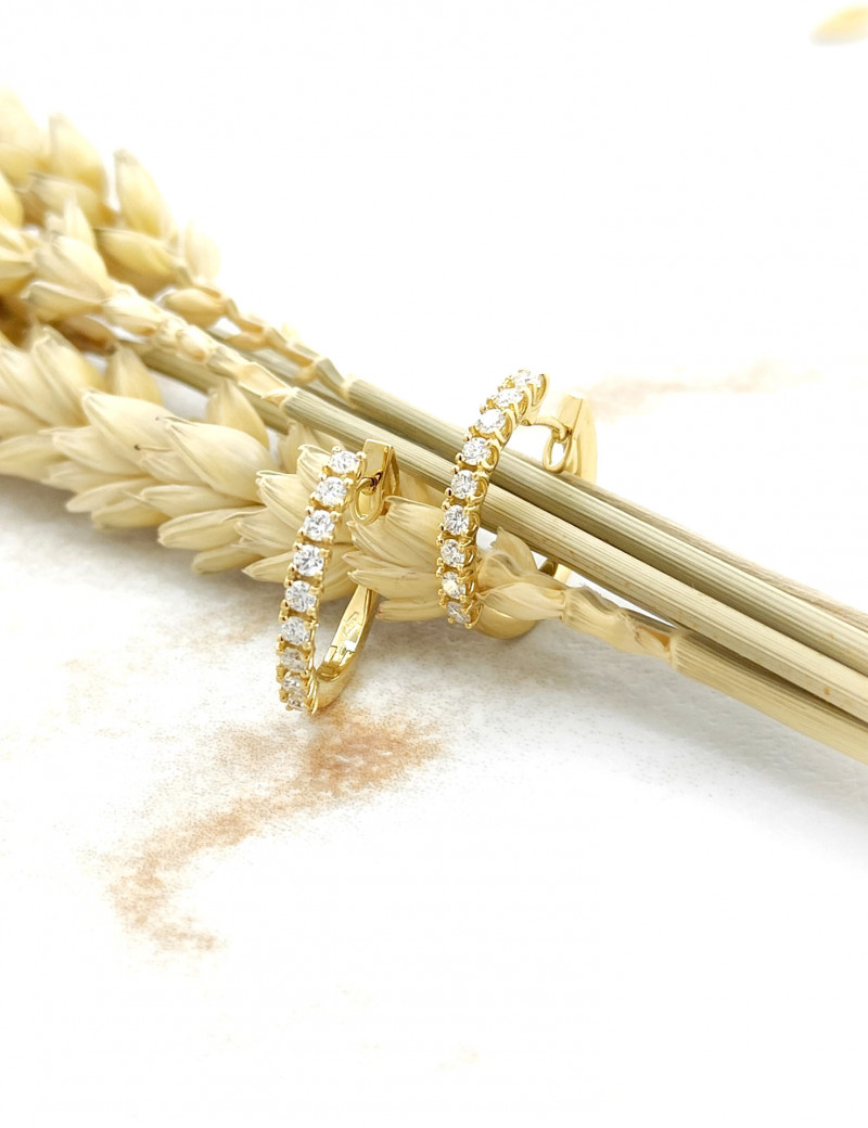 Amelia: Pendientes Aros de Diamantes en Oro Amarillo 18 kilates