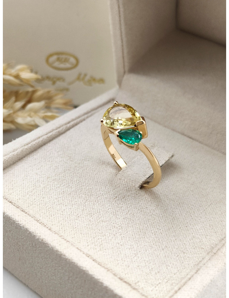 Anillo "Toi et Moi" de Esmeralda y Heliodoro en Oro Amarillo 18k