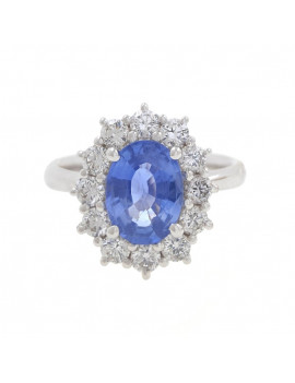 Victoria: Anillo de Zafiro 6x8 mm y Diamantes · Oro Blanco 18k