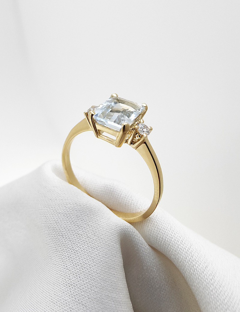 Ankara: Anillo Oro Amarillo, Aguamarina y Diamantes · Marga Mira