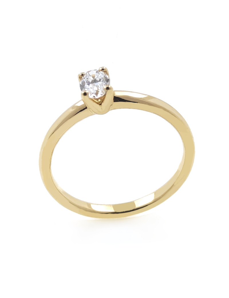 Carla: Anillo Oval de Diamante Solitario en Oro Amarillo de 18 kilates