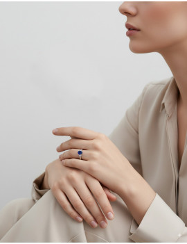 Budapest: Anillo de Zafiro Azul 5x7 y Diamantes en Oro Blanco 18k