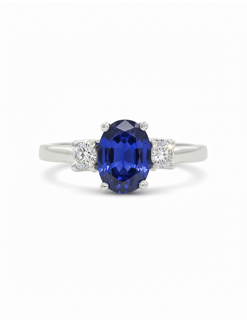 Budapest: Anillo de Zafiro Azul 5x7 y Diamantes en Oro Blanco 18k