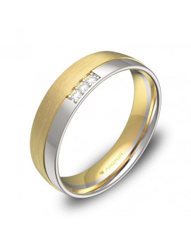 Anillo en oro amarillo y blanco con 3 diamantes brillantes y diseño de media caña de 5mm.