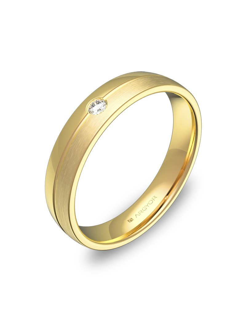 Anillo de Diamante en Oro Amarillo de 18k con acabado combinado satinado y ranura central.