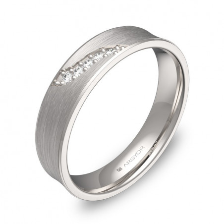 Anillo de 5 Diamantes Cóncavo en oro blanco 18k con acabado satinado y una banda ondulada.