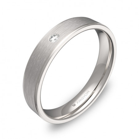 Anillo plano de 4mm en oro blanco de 18k con acabado cepillado, biseles pulidos y un diamante brillante.