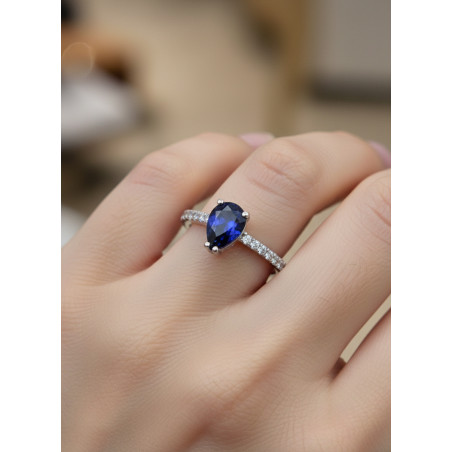 Erika: Anillo Pera de Zafiro y Diamantes Oro Blanco 18k | Marga Mira