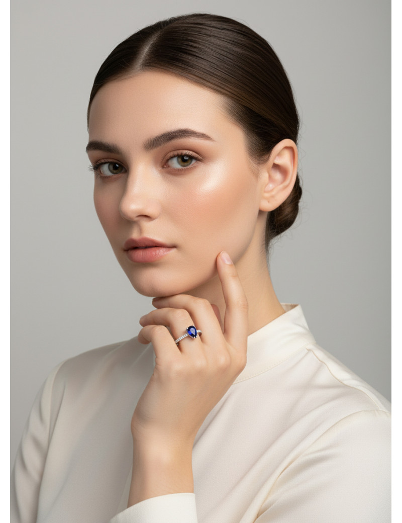 Erika: Anillo Pera de Zafiro y Diamantes Oro Blanco 18k | Marga Mira