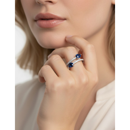 Toi Et Moi: Anillo de dos Zafiros Pera y Diamantes en Oro Blanco 18k