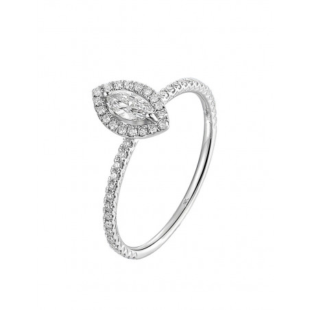Anillo de diamante talla marquise de oro blanco 18k, rodeado por un halo de brillantes y pavé de diamantes en el brazo.