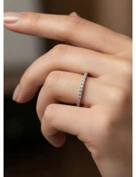 Martina: Media Alianza de Oro Blanco y Diamantes en Oro 18k