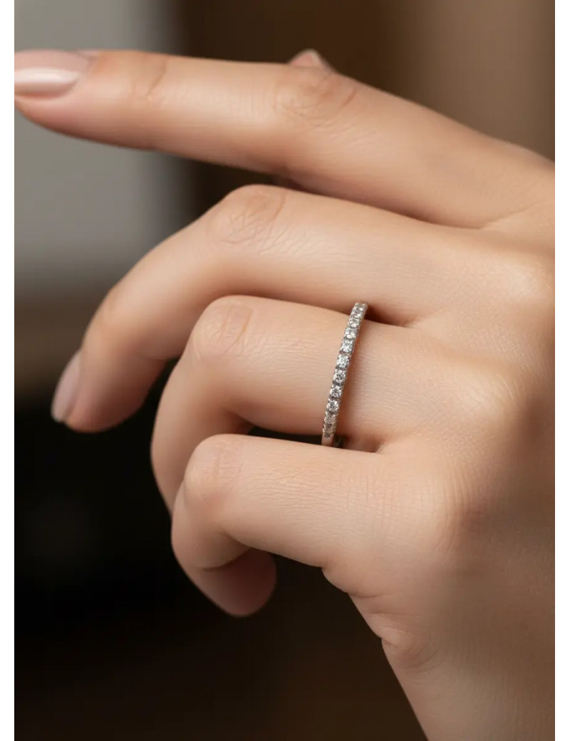 Martina: Media Alianza de Oro Blanco y Diamantes en Oro 18k