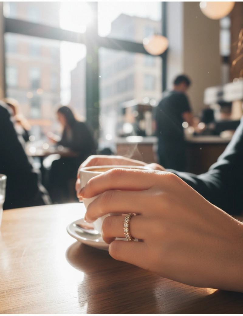 Darya: Anillo de 9 Diamantes en Oro Amarillo 18 Kilates · Marga MIra