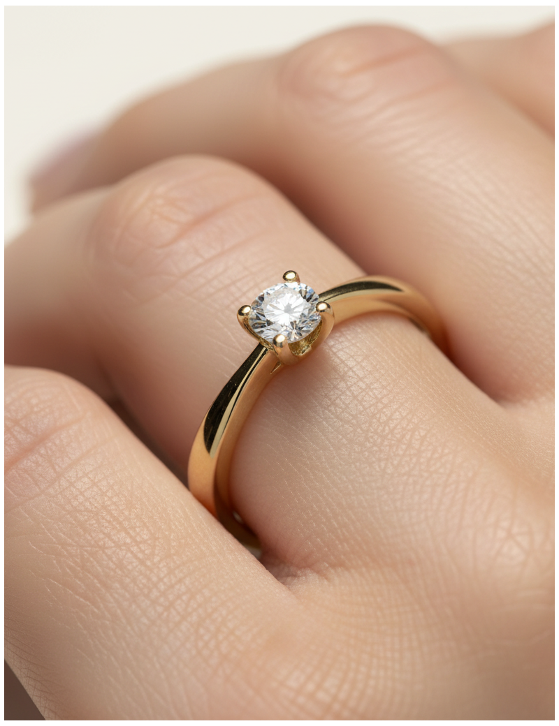 Berlín: Anillo de Diamante Solitario de 4 Garras en Oro Amarillo 18k