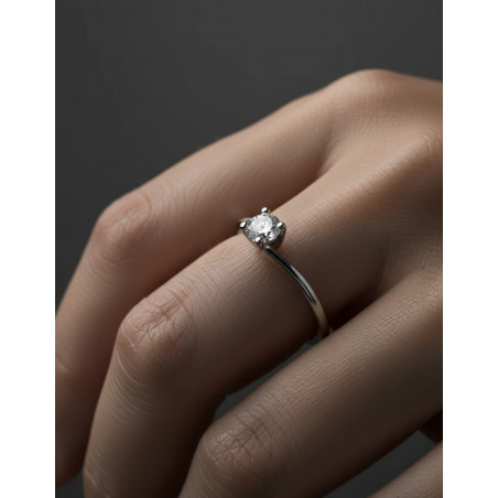 Viena: Anillo Diamante Solitario Oro Blanco 18k · Joyería Marga Mira