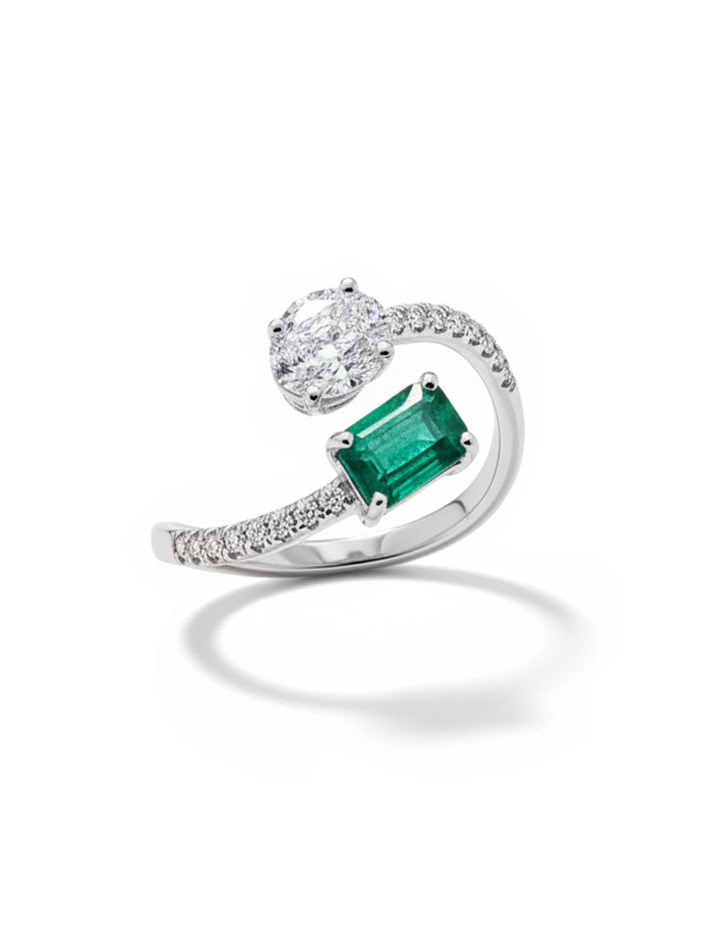 Toi et Moi: Anillo Diamante Oval y Esmeralda Princesa · Marga Mira