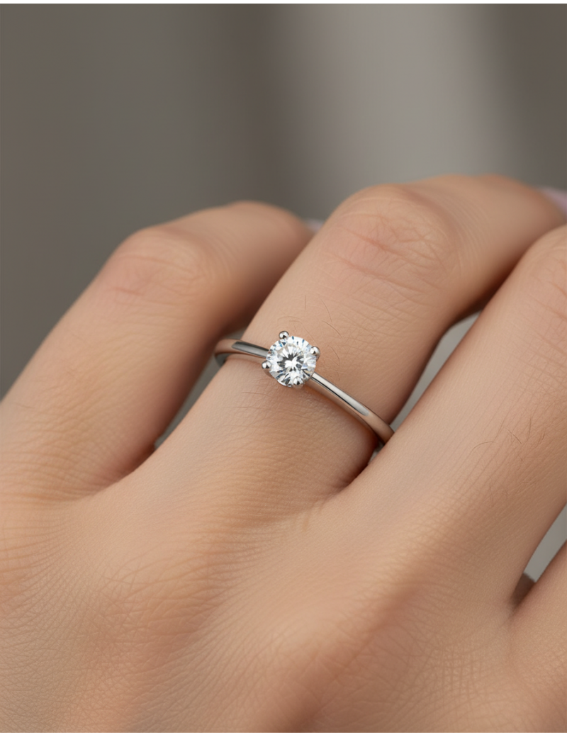Roma: Anillo de Diamante Solitario oro Blanco 18k · Joyería Marga Mira