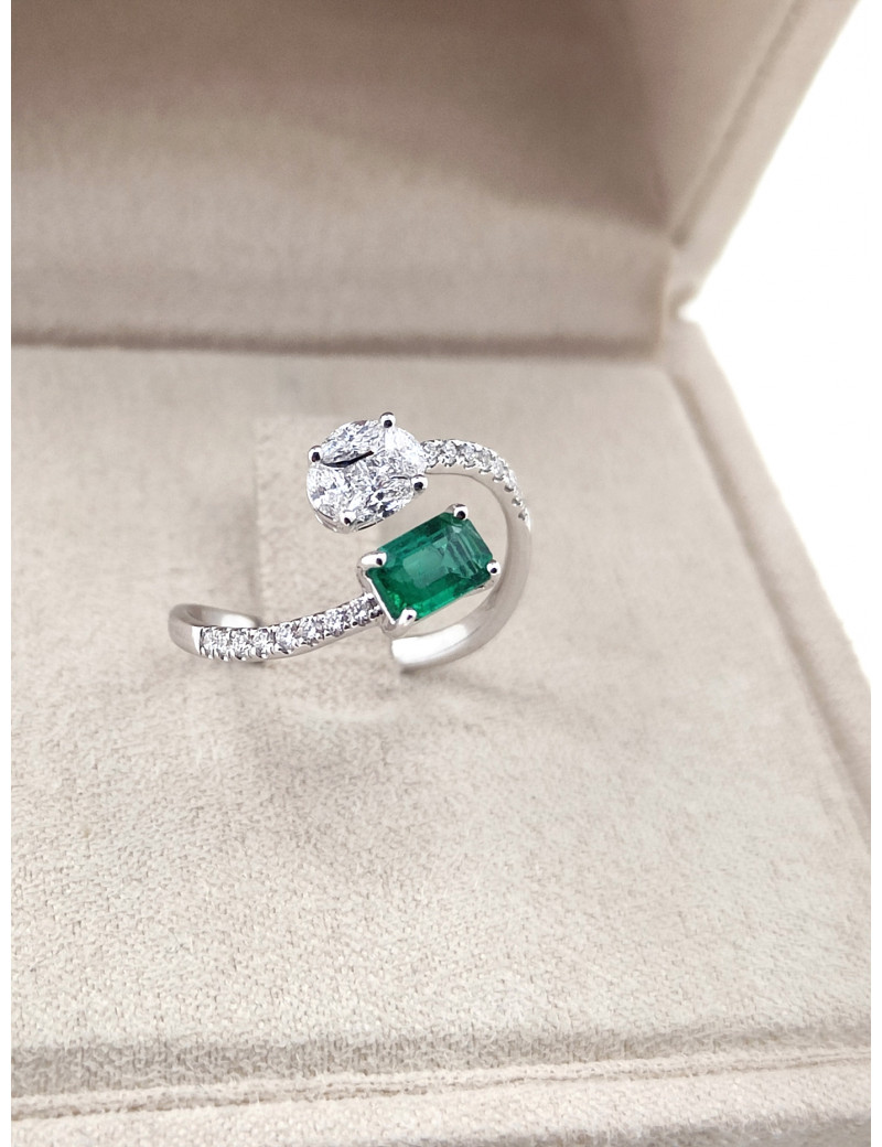 Toi et Moi: Anillo Diamante Oval y Esmeralda Princesa · Marga Mira