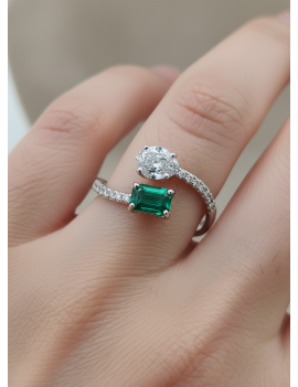 Toi et Moi: Anillo Diamante Oval y Esmeralda Princesa · Marga Mira
