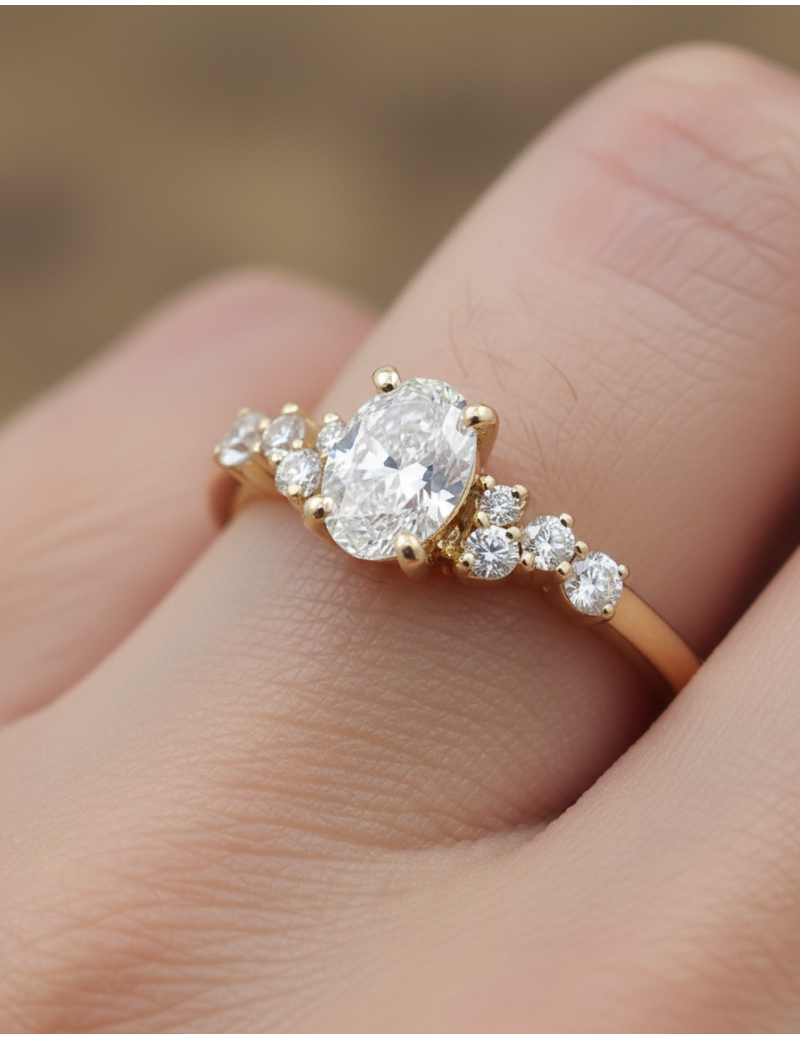 Anillo de Diamante Oval Solitario de Oro Amarillo 18k · Marga Mira