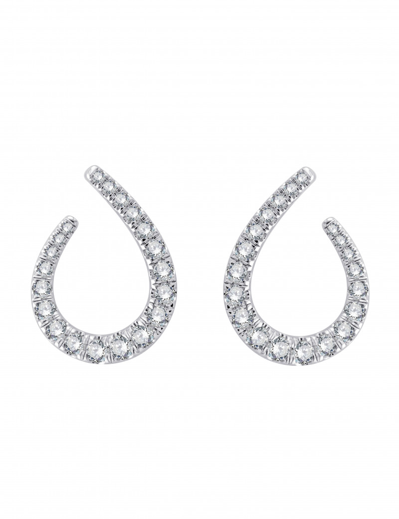 Par de pendientes trepadores de oro blanco en forma de lágrima abierta, engastados de diamantes.