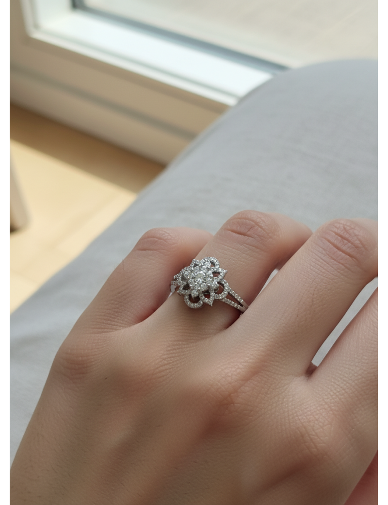Anillo de Diamantes Flor Vintage Oro Blanco 18k · Joyería Marga Mira