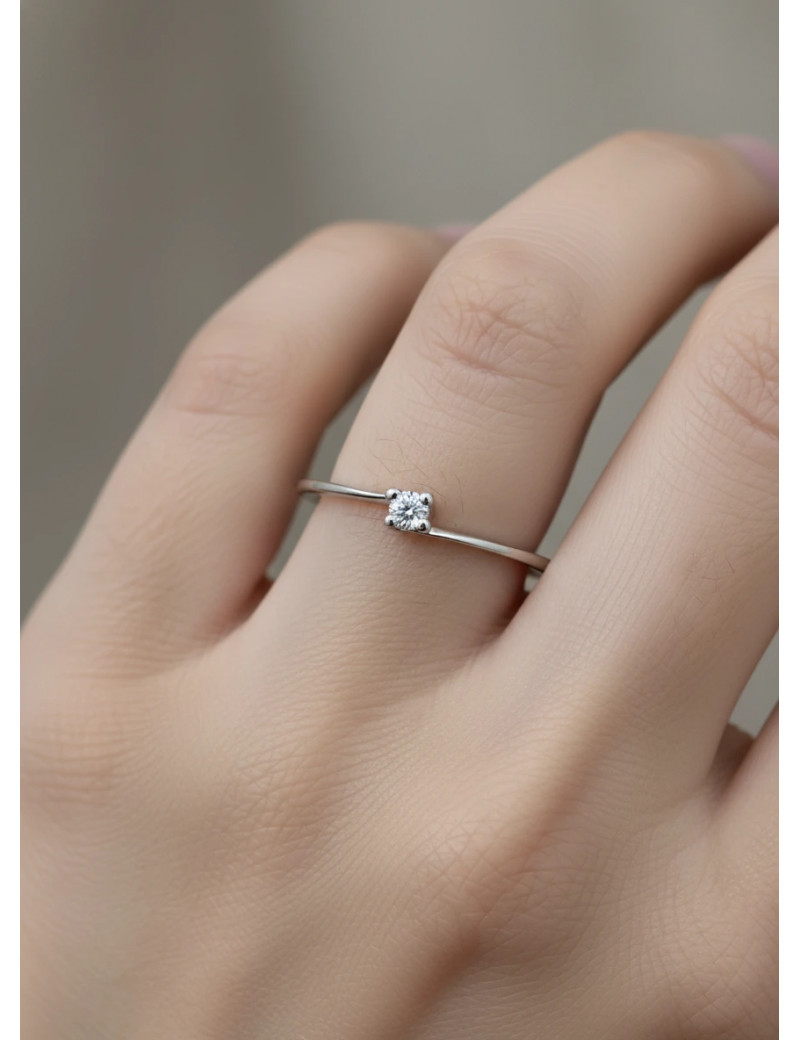 Bali: Anillo Solitario de Diamante · Anillo de Compromiso Sencillo