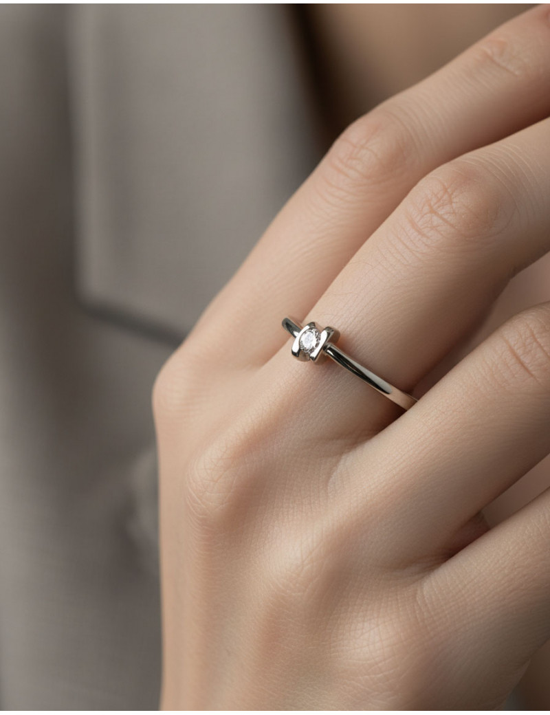 Anillo de Diamante Brillante en Oro Blanco 18k · Joyería Marga Mira