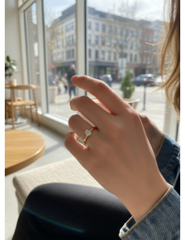 Carla: Anillo Oval de Diamante Solitario en Oro Amarillo de 18 kilates