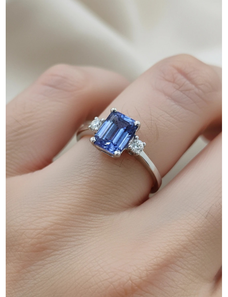 Anillo Ankara Tanzanita y Diamantes en Oro Blanco 18k · Marga Mira