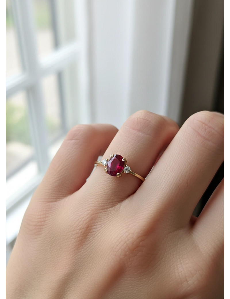 Budapest: Anillo de Rubí Ovalado 5x7mm y Diamantes Oro Amarillo 18k