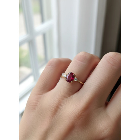 Budapest: Anillo de Rubí Ovalado 5x7mm y Diamantes Oro Amarillo 18k