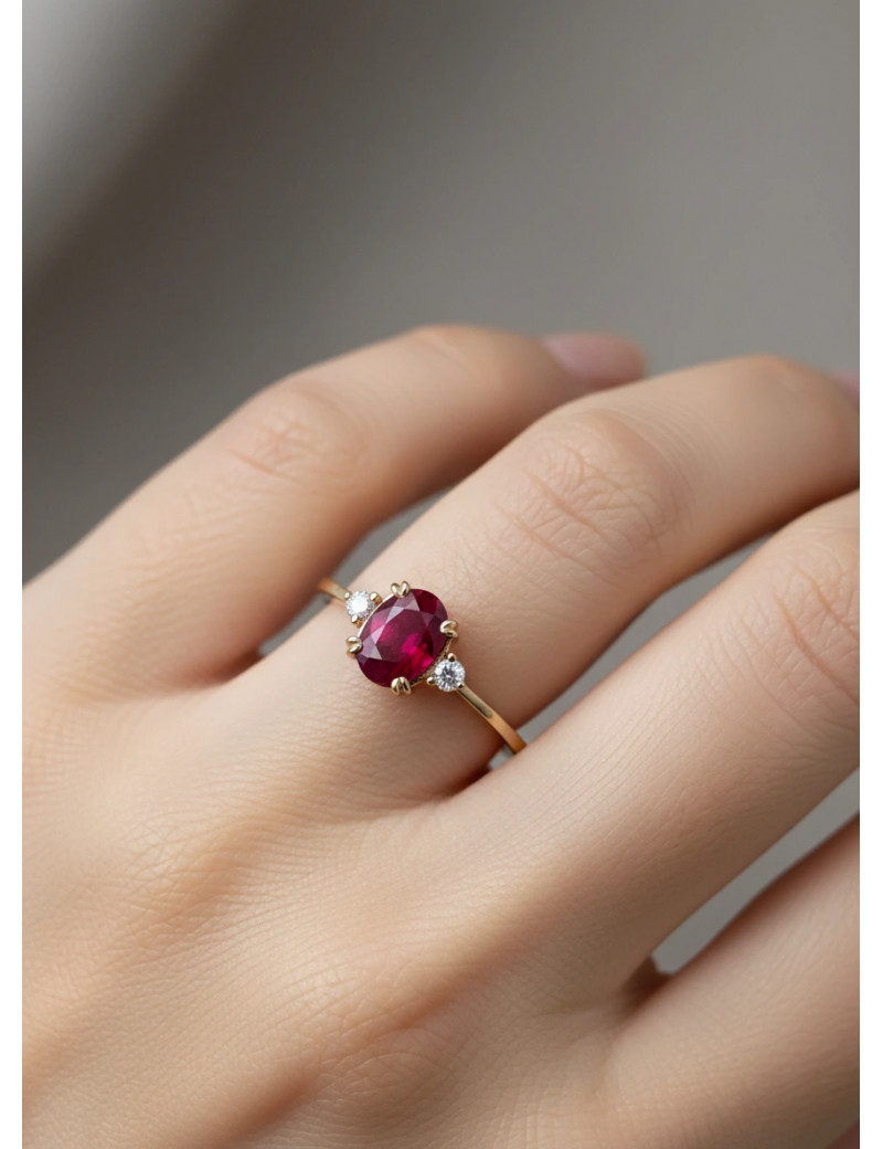 Budapest: Anillo de Rubí Ovalado 5x7mm y Diamantes Oro Amarillo 18k