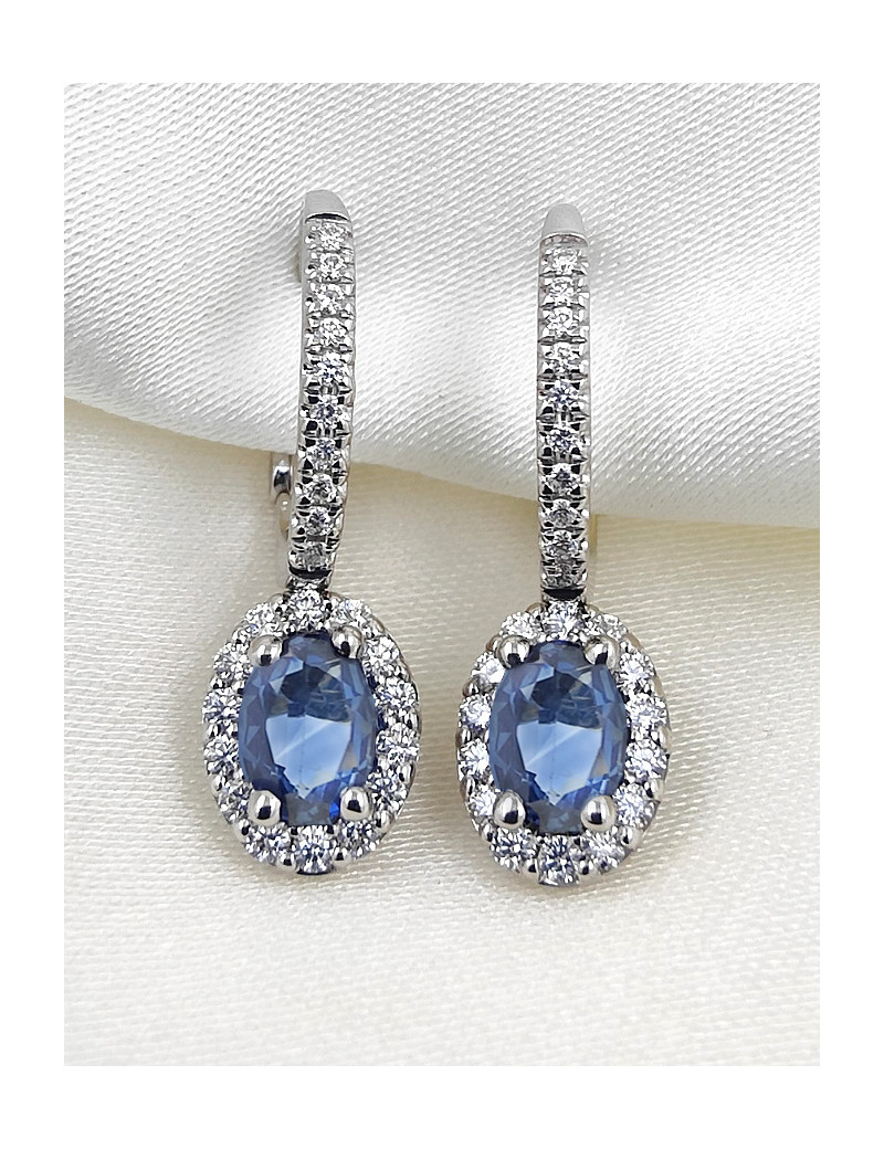 Pendientes Victoria con Zafiros Ovales y Diamantes en Oro Blanco 18k