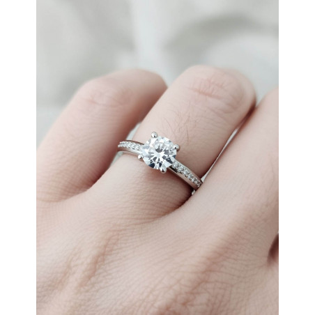 Andrea: Anillo Solitario de Diamantes en Oro Blanco 18k · Marga Mira