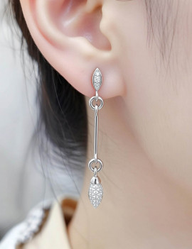 Pendientes Diamantes Colgantes en Oro Blanco 18k · Joyería Marga Mira