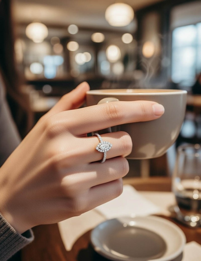 Anillo Diamante de Oro Blanco 18k talla Marquise · Joyería Marga Mira