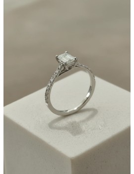 Erika: Anillo Oro 18k  Diamante Talla Esmeralda | Joyería Marga Mira