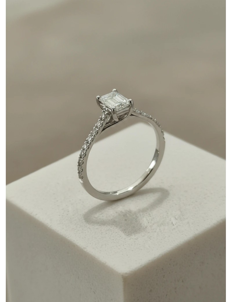 Erika: Anillo Oro 18k  Diamante Talla Esmeralda | Joyería Marga Mira